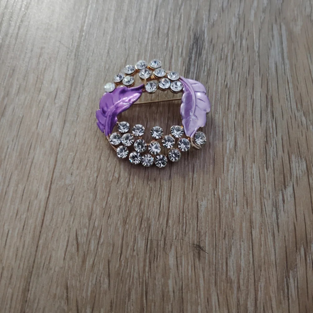 Elegant Purple and Silver Brooch Pin